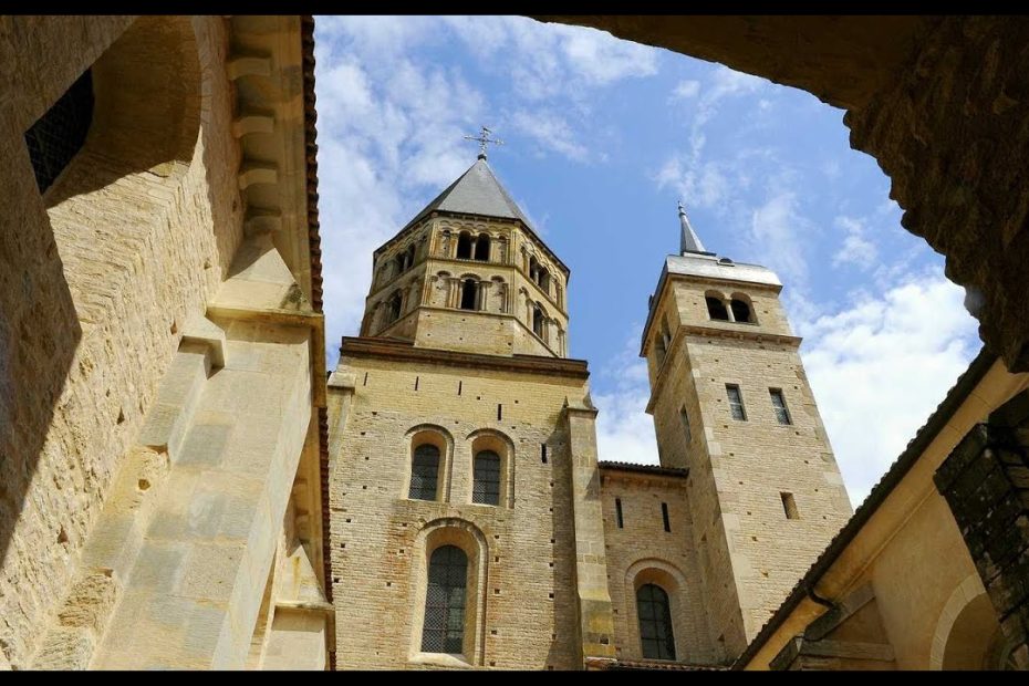 La Abadía de Cluny: Historia, Arquitectura, Importancia y Legado